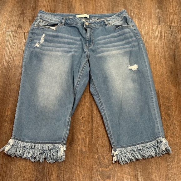Est. 1946 Ruffle Hem High Rise/Waist Denim Cropped Blue Jeans Size 18W Women’s - Picture 1 of 7